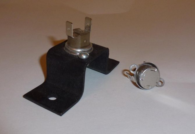 Сензор за тяга или термично реле е устройство за определяне на интензивността на тягата в комина на газов котел