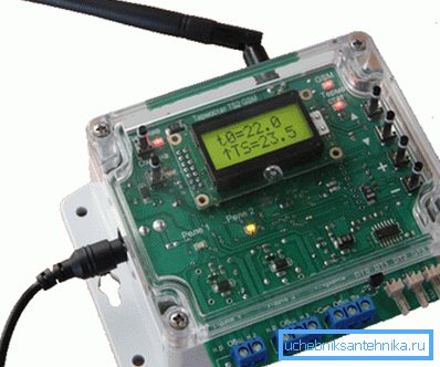 GSM модул за отопление осигурява дистанционна комуникация и управление.