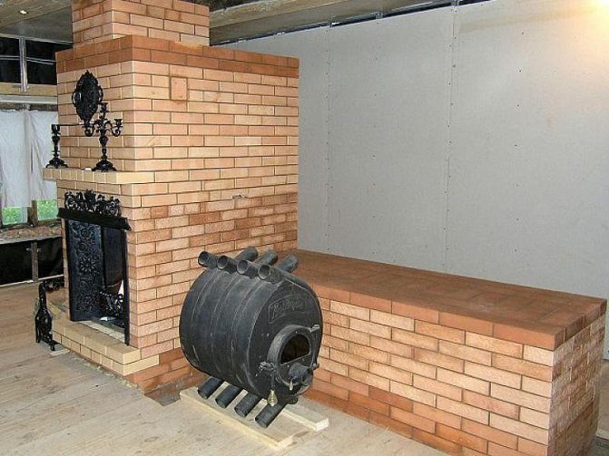 Тухлена печка с чугунени компоненти
