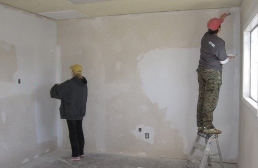 Методи за декориране на стените на къща и апартамент от блок от пяна вътре