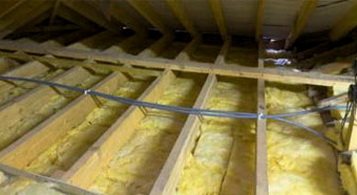 По-ефективно е да се извърши топлоизолация на тавана с непрекъснат слой.